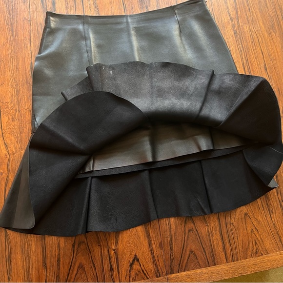 Alexander McQueen leather ruffle skirt - Picture 6 of 11
